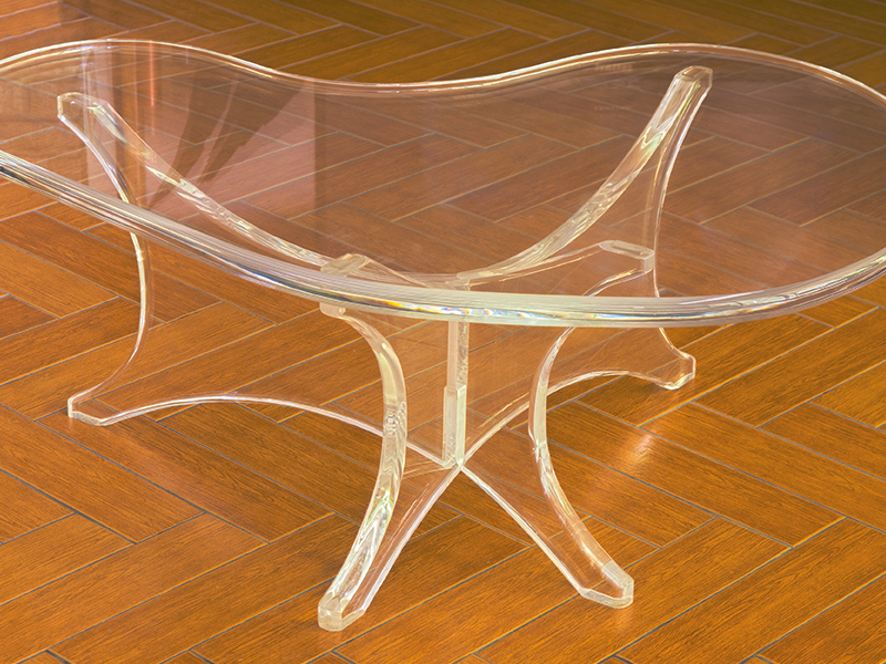 Tisch aus Acrylglas